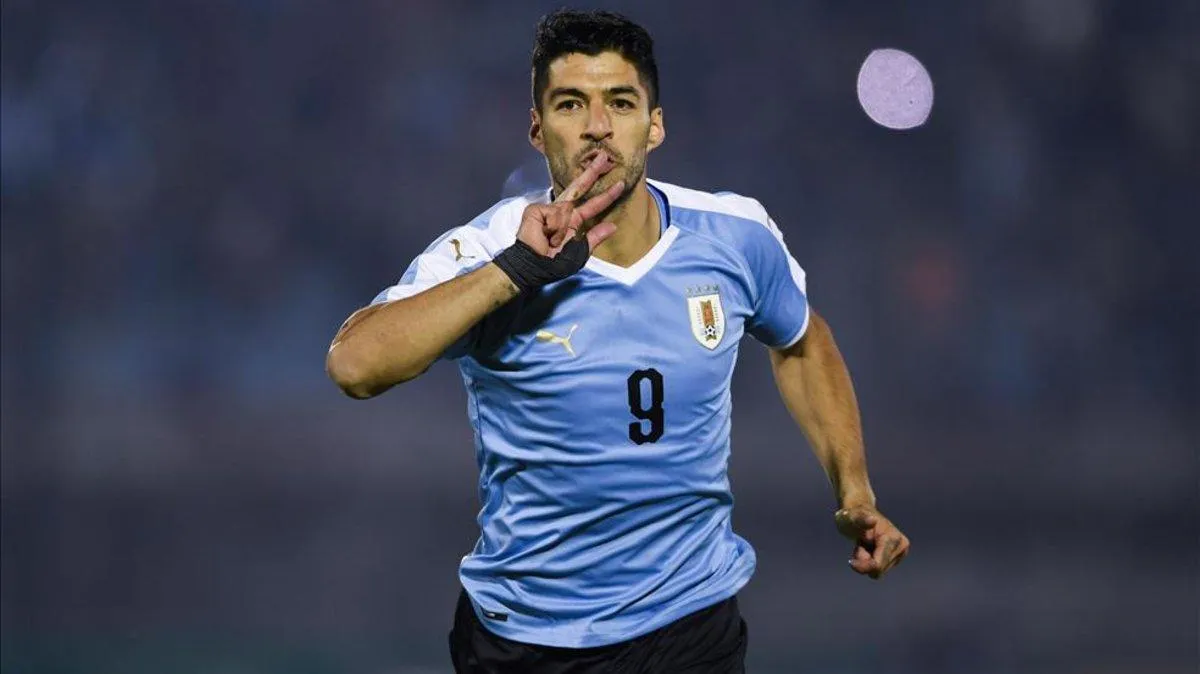 Luis Suárez vuelve a la selección uruguaya - Está pasando